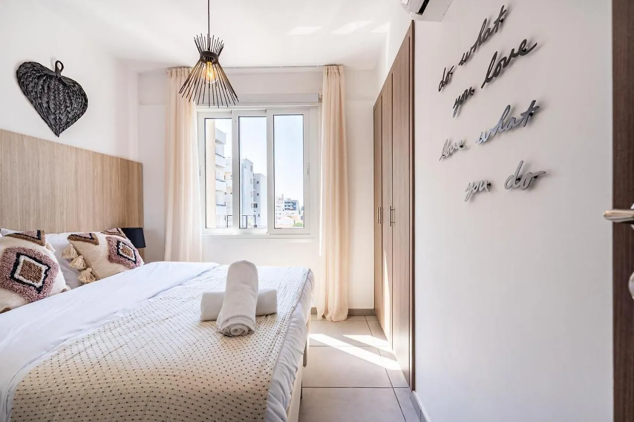 Appartamento Made With Love 1-Br Apt By Finikoudes Beach Larnaca